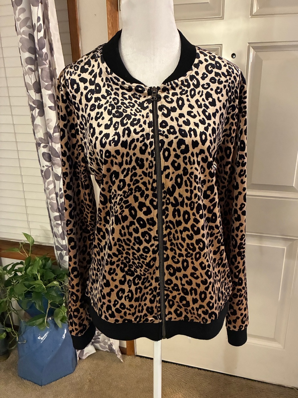 Midnight Velvet Leopard Print Bomber Jacket - Black & Tan